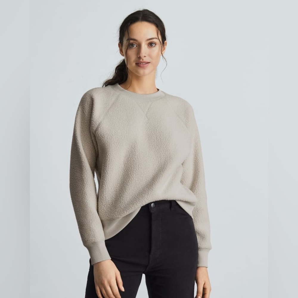 Everlane The ReNew Fleece Raglan Sweatshirt in Sandstone size XS